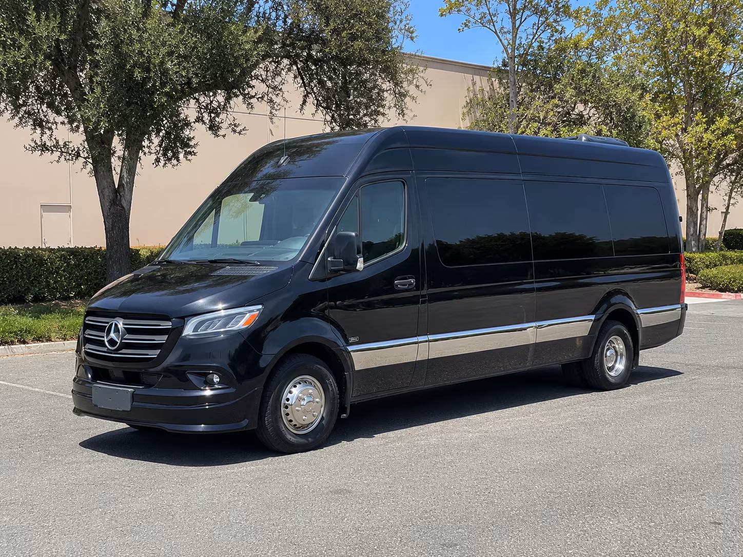 Rent a Bus to Phoenix Raceway