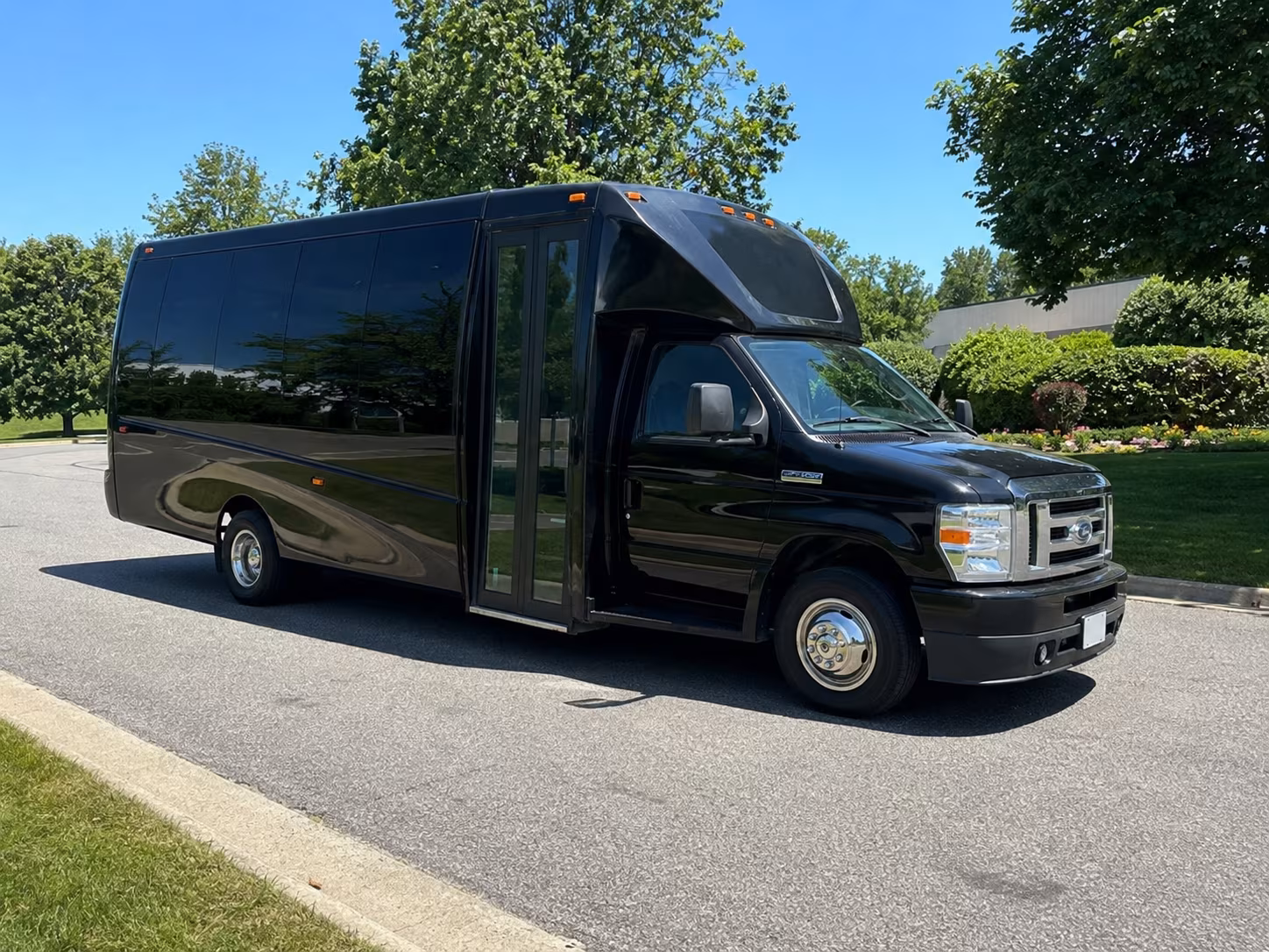 Glendale Winery Tour & Pub Crawl Transportation