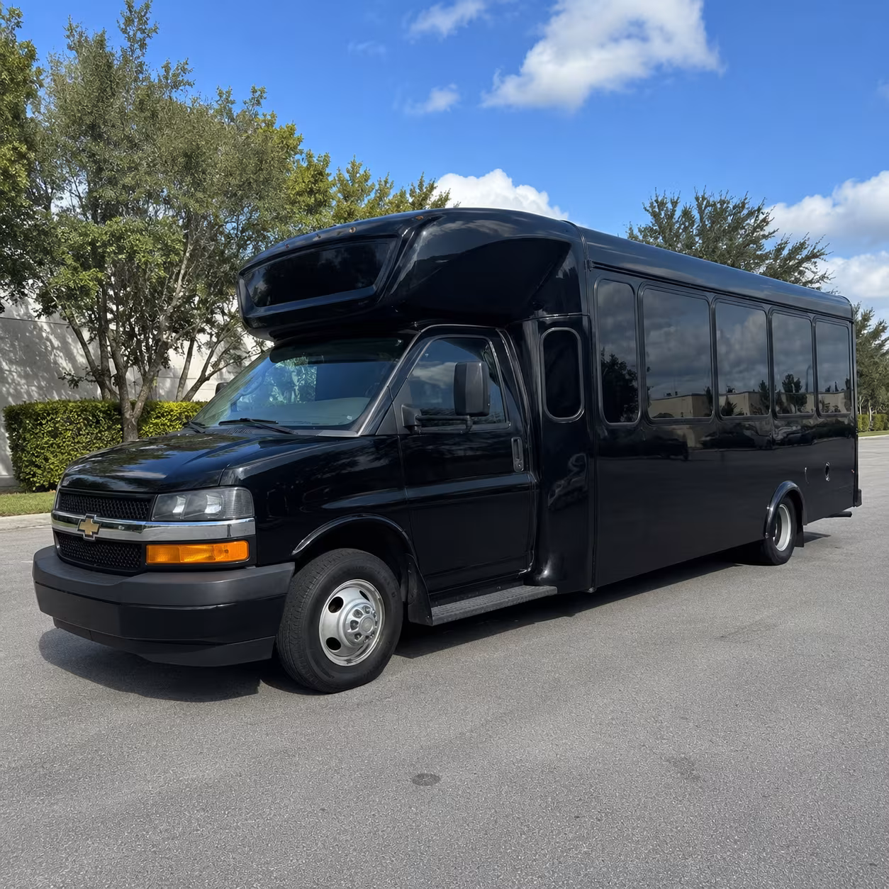 Phoenix Birthday, Sweet 16, & Quinceañera Transportation party bus exterior