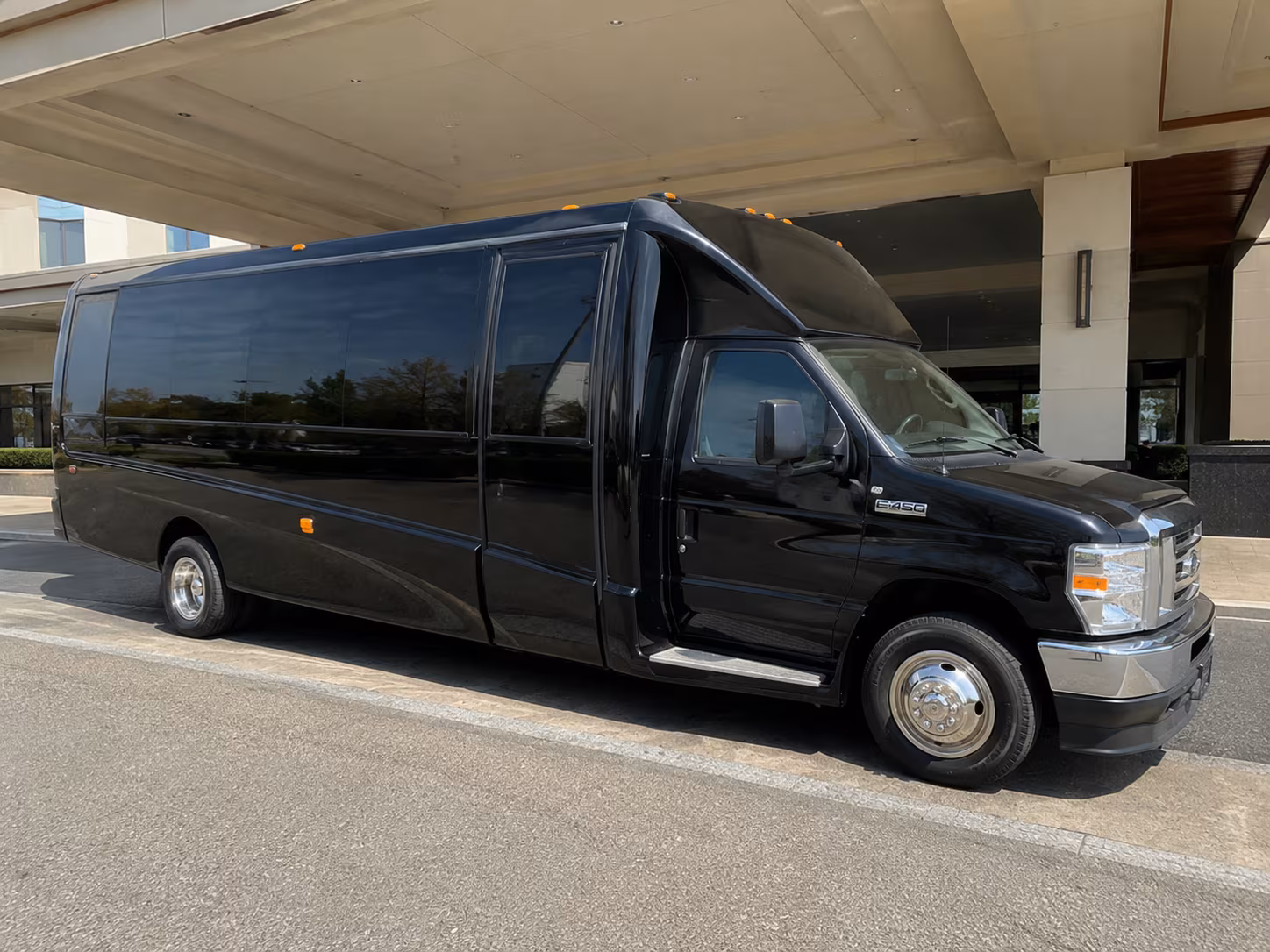 Phoenix Winery Tour & Pub Crawl Transportation party bus exterior